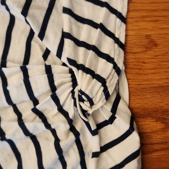 Maternity striped t-shirt with twist detail, size medium - Picture 3 of 5